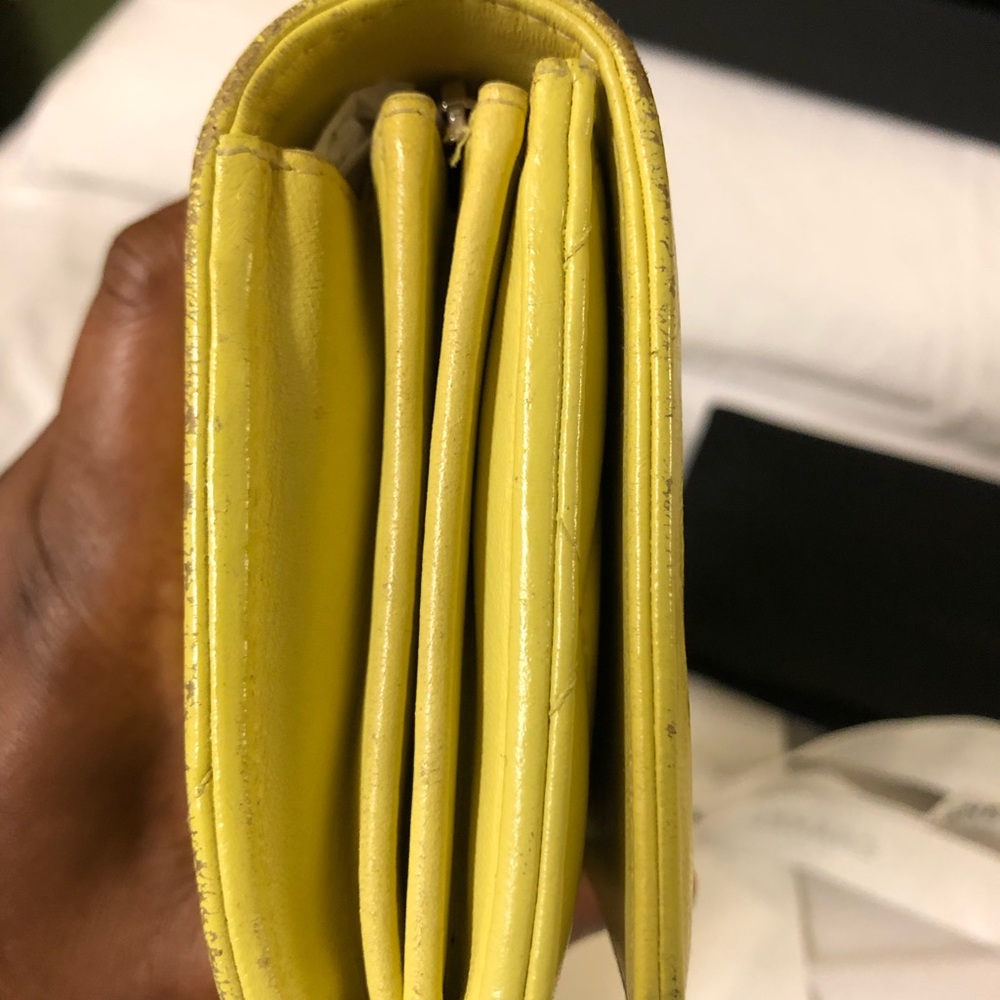 Authentic Chanel 19 Clutch wallet purse lemonade yellow color - Picture 14 of 16